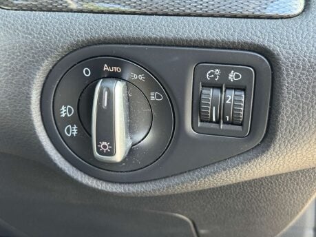 SEAT Alhambra 2.0 Alhambra Xcellence TDI Semi-Auto 5dr 33