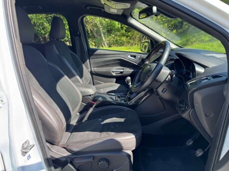 Ford Kuga 2.0 Kuga ST-Line TDCi 4x4 4WD 5dr 10
