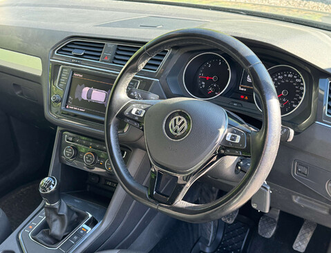 Volkswagen Tiguan 2.0 Tiguan SE Nav TDI BlueMotion Technology 5dr 12