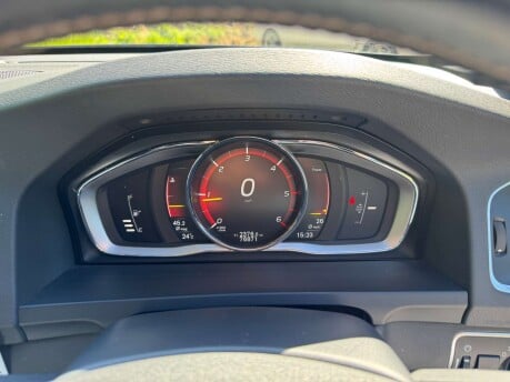 Volvo V60 2.0 V60 R-Design Luxury Nav D4 5dr 11