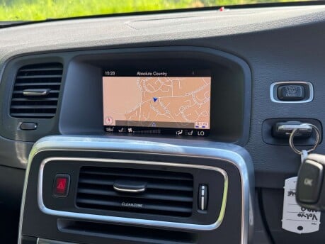 Volvo V60 2.0 V60 R-Design Luxury Nav D4 5dr 12