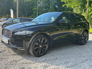 Jaguar F-Pace 3.0 F-PACE V6 S AWD D Auto 4WD 5dr 9