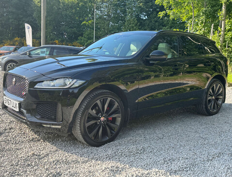 Jaguar F-Pace 3.0 F-PACE V6 S AWD D Auto 4WD 5dr 9