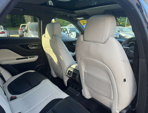 Jaguar F-Pace 3.0 F-PACE V6 S AWD D Auto 4WD 5dr 17