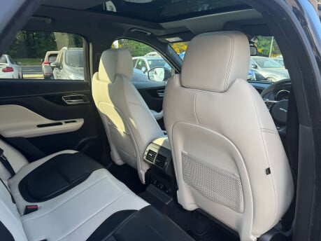 Jaguar F-Pace 3.0 F-PACE V6 S AWD D Auto 4WD 5dr 17