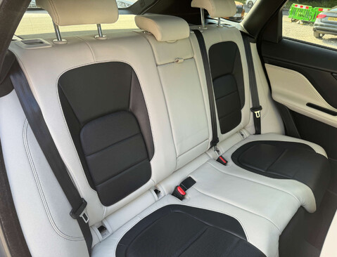 Jaguar F-Pace 3.0 F-PACE V6 S AWD D Auto 4WD 5dr 20