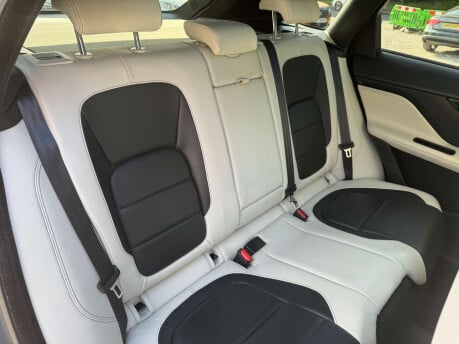 Jaguar F-Pace 3.0 F-PACE V6 S AWD D Auto 4WD 5dr 20