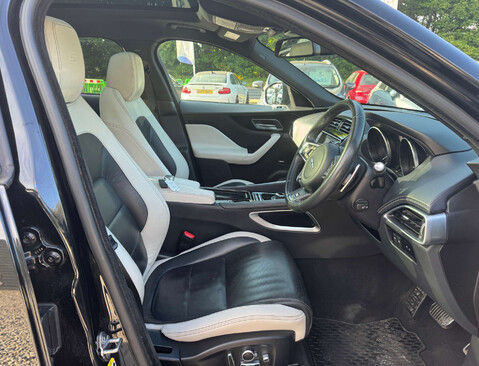 Jaguar F-Pace 3.0 F-PACE V6 S AWD D Auto 4WD 5dr 21