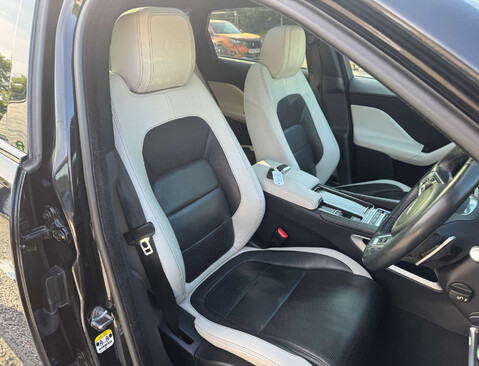 Jaguar F-Pace 3.0 F-PACE V6 S AWD D Auto 4WD 5dr 26