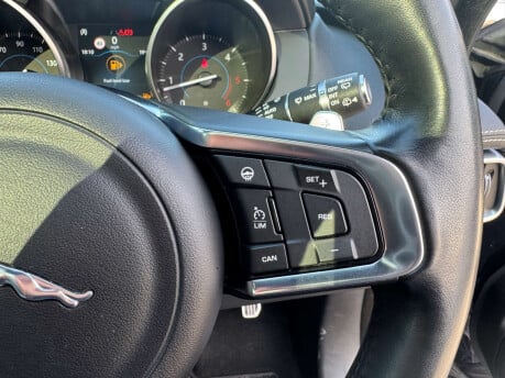 Jaguar F-Pace 3.0 F-PACE V6 S AWD D Auto 4WD 5dr 27