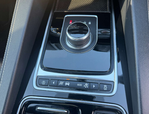 Jaguar F-Pace 3.0 F-PACE V6 S AWD D Auto 4WD 5dr 29