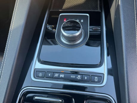 Jaguar F-Pace 3.0 F-PACE V6 S AWD D Auto 4WD 5dr 29