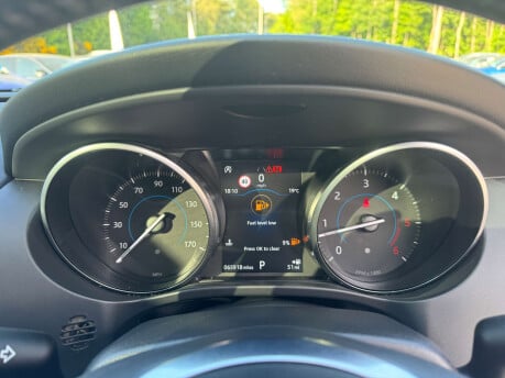 Jaguar F-Pace 3.0 F-PACE V6 S AWD D Auto 4WD 5dr 32