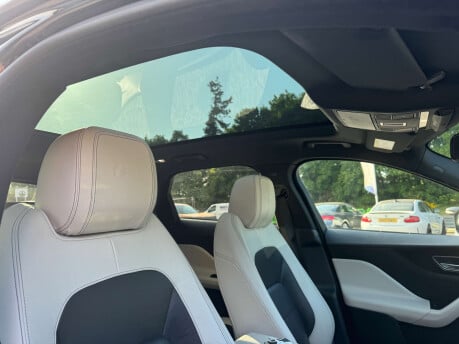 Jaguar F-Pace 3.0 F-PACE V6 S AWD D Auto 4WD 5dr 34
