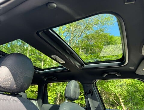 Mini Clubman 2.0 Clubman John Cooper Works A4 Auto 4WD 6dr 31