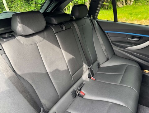 BMW 3 Series 2.0 318d M Sport Auto 5dr 15