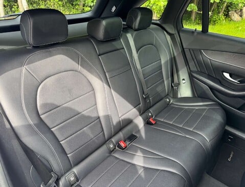Mercedes-Benz GLC 2.1 GLC 250 D 4Matic AMG Line Premium+ Auto 4WD 5dr 33