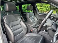 Volkswagen Touareg 3.0 Touareg V6 R-Line+ TDI BlueMotion Technology Auto 4WD 5dr 17