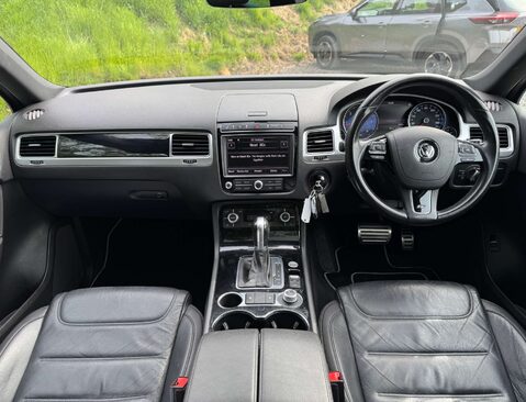 Volkswagen Touareg 3.0 Touareg V6 R-Line+ TDI BlueMotion Technology Auto 4WD 5dr 18