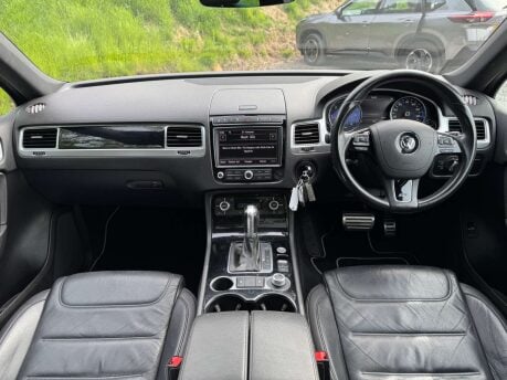 Volkswagen Touareg 3.0 Touareg V6 R-Line+ TDI BlueMotion Technology Auto 4WD 5dr 18