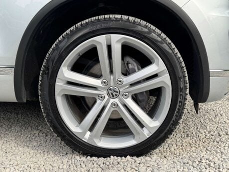 Volkswagen Touareg 3.0 Touareg V6 R-Line+ TDI BlueMotion Technology Auto 4WD 5dr 14