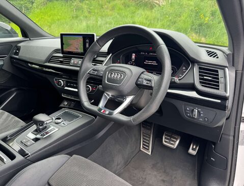 Audi Q5 2.0 Q5 Black Edition 40 TDI Quattro Semi-Auto 4WD 5dr 17