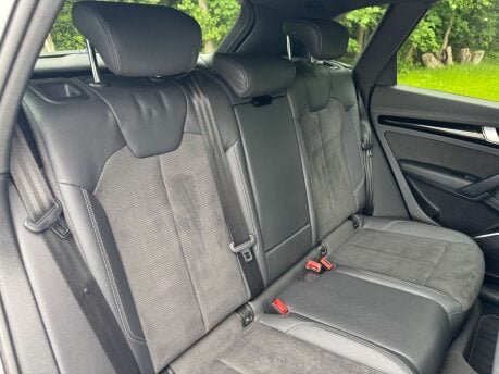 Audi Q5 2.0 Q5 Black Edition 40 TDI Quattro Semi-Auto 4WD 5dr 32