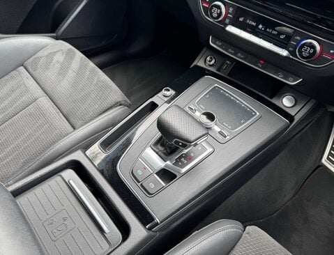 Audi Q5 2.0 Q5 Black Edition 40 TDI Quattro Semi-Auto 4WD 5dr 28