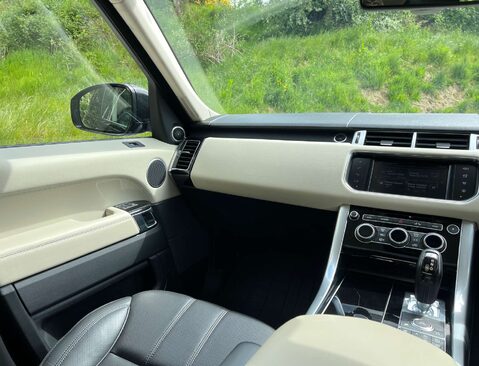 Land Rover Range Rover Sport 3.0 Range Rover Sport HSE Dynamic SDV6 Auto 4WD 5dr 30