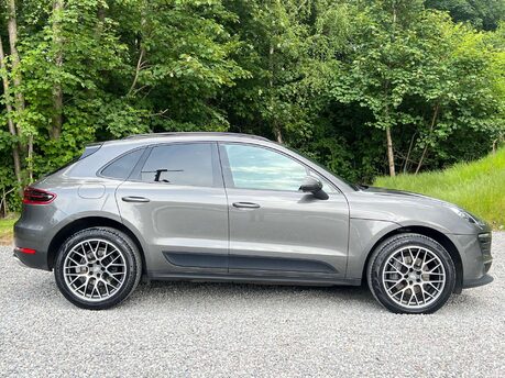 Porsche Macan 2.0 Macan Semi-Auto 4WD 5dr