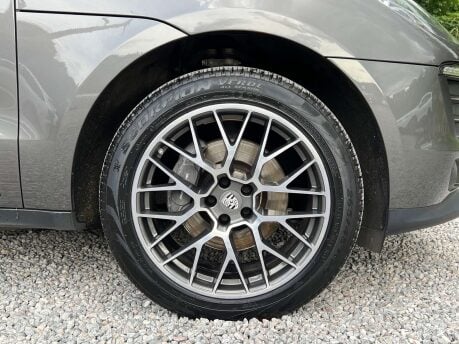 Porsche Macan 2.0 Macan Semi-Auto 4WD 5dr 8