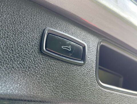 Porsche Macan 2.0 Macan Semi-Auto 4WD 5dr 14