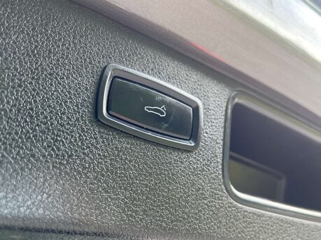 Porsche Macan 2.0 Macan Semi-Auto 4WD 5dr 14