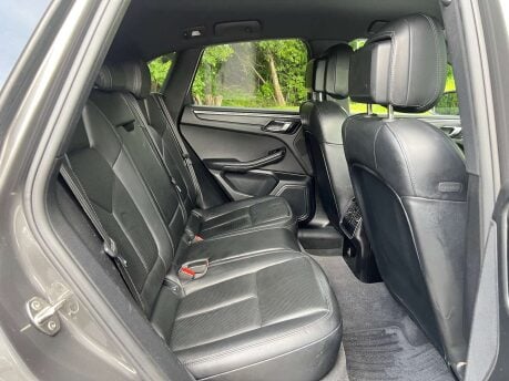 Porsche Macan 2.0 Macan Semi-Auto 4WD 5dr 17