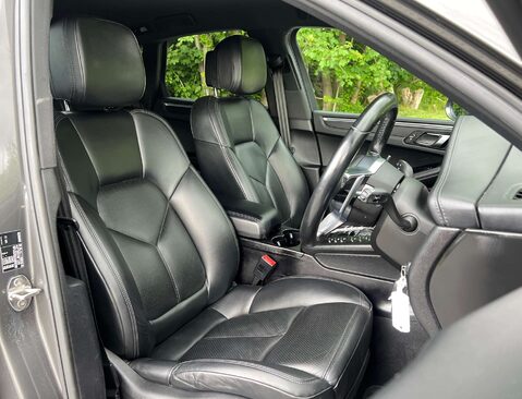 Porsche Macan 2.0 Macan Semi-Auto 4WD 5dr 23