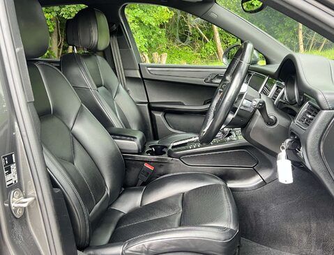 Porsche Macan 2.0 Macan Semi-Auto 4WD 5dr 24