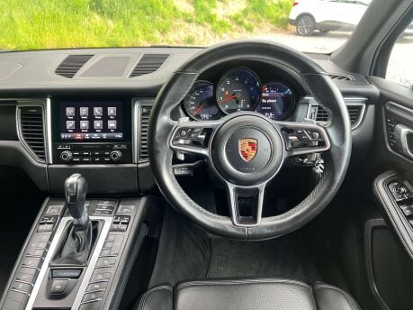 Porsche Macan 2.0 Macan Semi-Auto 4WD 5dr 27