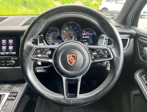 Porsche Macan 2.0 Macan Semi-Auto 4WD 5dr 28