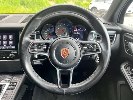 Porsche Macan 2.0 Macan Semi-Auto 4WD 5dr 28
