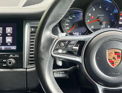 Porsche Macan 2.0 Macan Semi-Auto 4WD 5dr 29