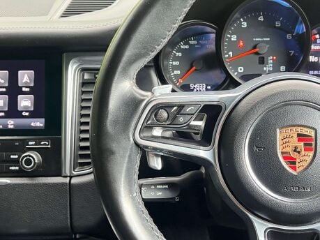 Porsche Macan 2.0 Macan Semi-Auto 4WD 5dr 29