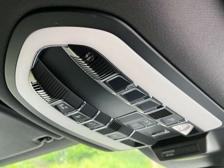 Porsche Macan 2.0 Macan Semi-Auto 4WD 5dr 39