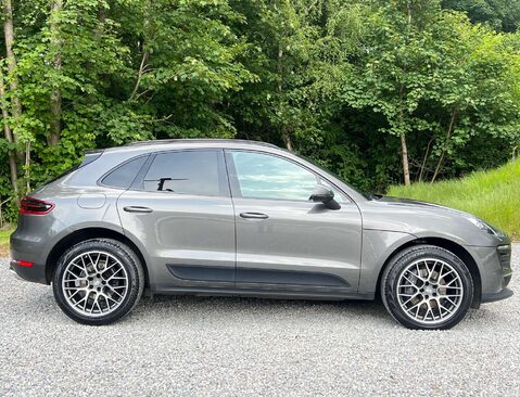 Porsche Macan 2.0 Macan Semi-Auto 4WD 5dr 2