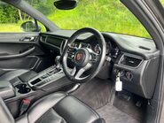 Porsche Macan 2.0 Macan Semi-Auto 4WD 5dr 25