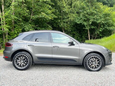 Porsche Macan 2.0 Macan Semi-Auto 4WD 5dr 9
