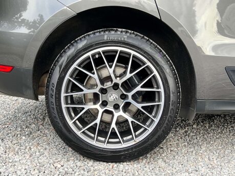 Porsche Macan 2.0 Macan Semi-Auto 4WD 5dr 8
