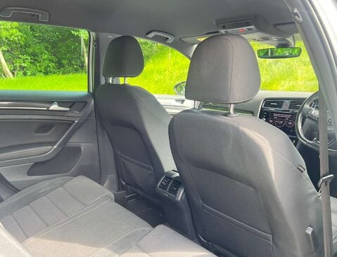 Volkswagen Golf 2.0 Golf R TSi 4Motion Semi-Auto 4WD 5dr 11