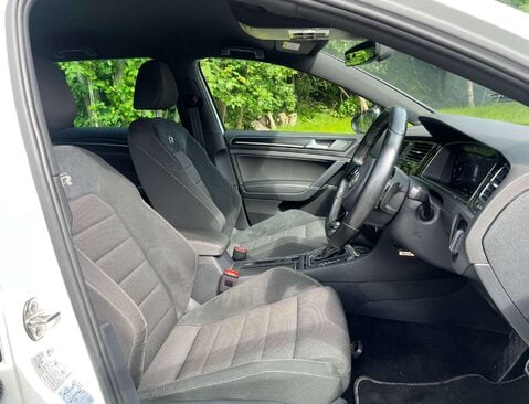 Volkswagen Golf 2.0 Golf R TSi 4Motion Semi-Auto 4WD 5dr 13