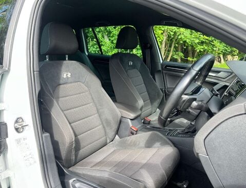 Volkswagen Golf 2.0 Golf R TSi 4Motion Semi-Auto 4WD 5dr 14