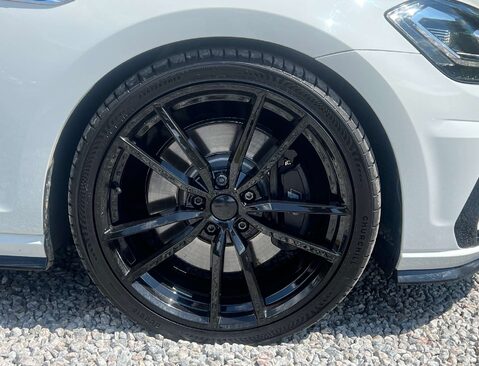 Volkswagen Golf 2.0 Golf R TSi 4Motion Semi-Auto 4WD 5dr 9